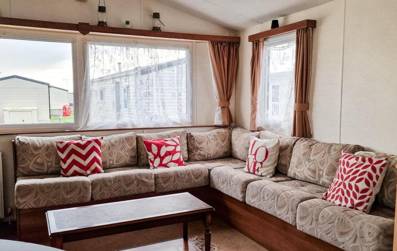 Great 8 Berth Caravan For Hire At St Osyth Beach In Essex Ref 28123Gc 클랙톤온씨 외부 사진