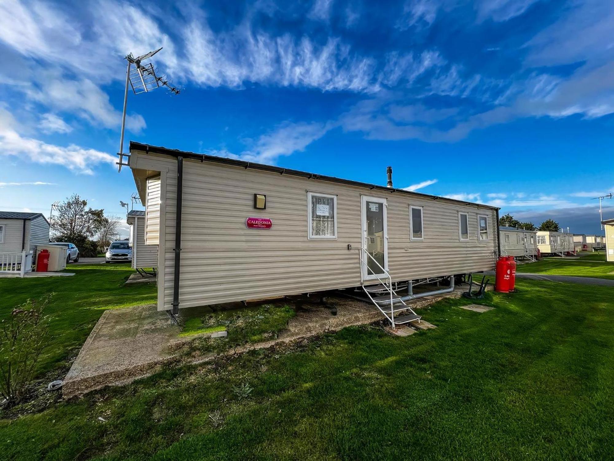 Great 8 Berth Caravan For Hire At St Osyth Beach In Essex Ref 28123Gc 클랙톤온씨 외부 사진