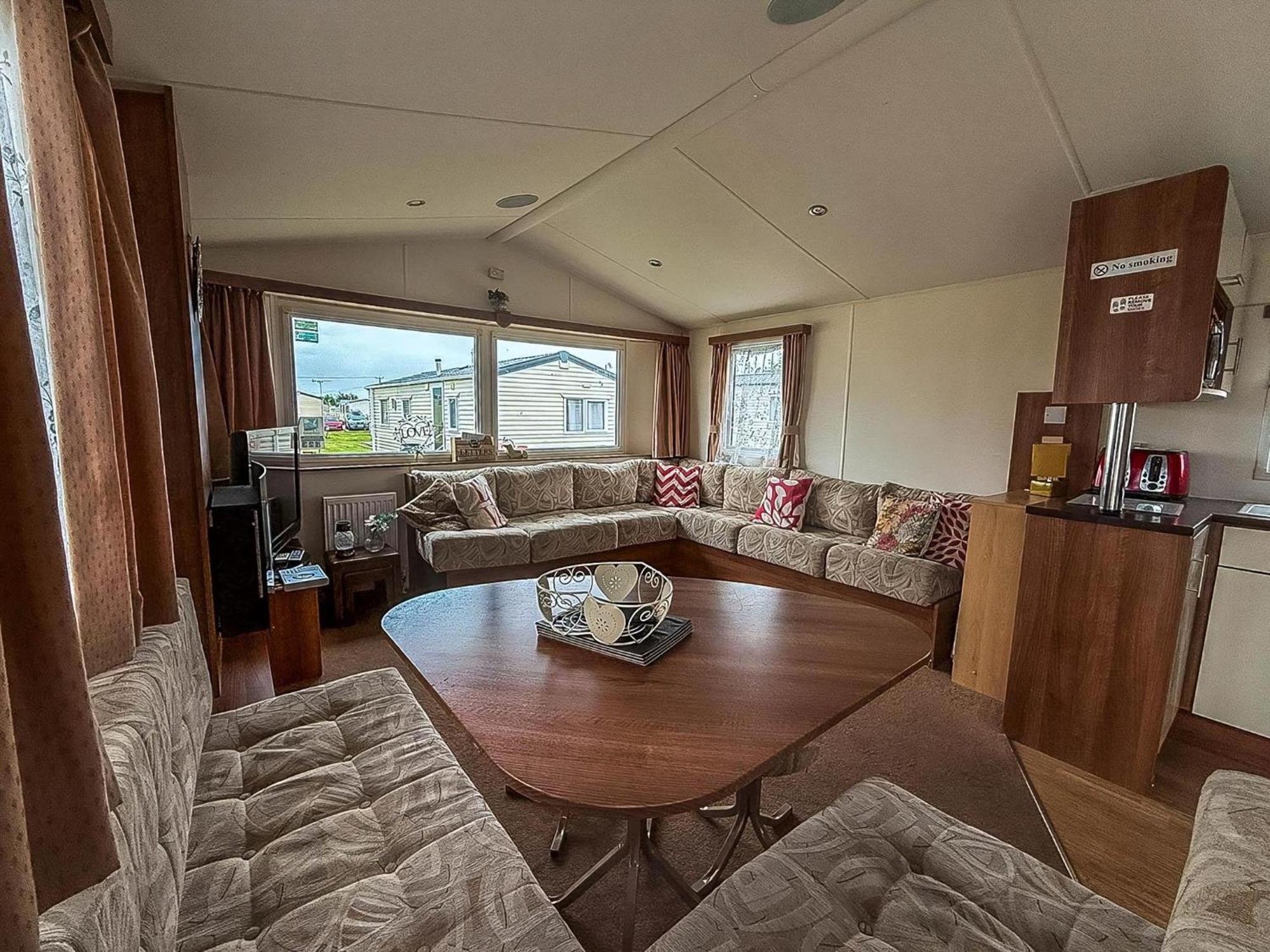 Great 8 Berth Caravan For Hire At St Osyth Beach In Essex Ref 28123Gc 클랙톤온씨 외부 사진