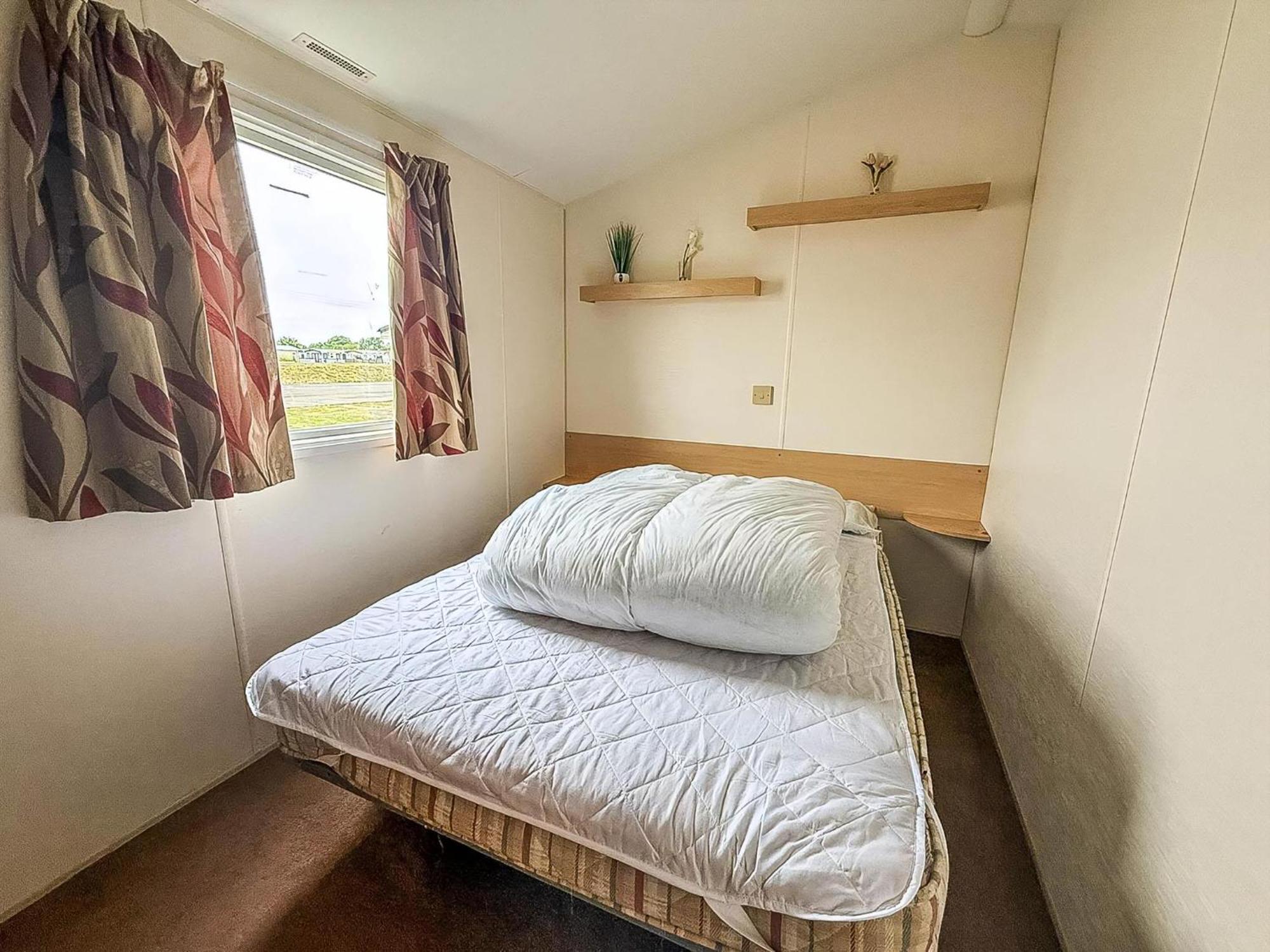 Great 8 Berth Caravan For Hire At St Osyth Beach In Essex Ref 28123Gc 클랙톤온씨 외부 사진